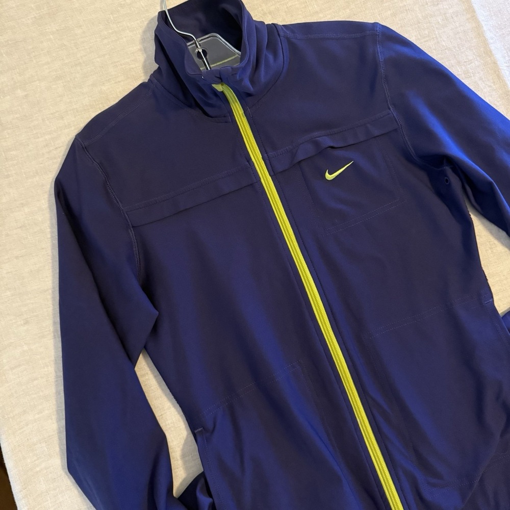 Nike Dri-Fit‎ Women's Purple Full Zip Lightweight Jacket with Pockets Size L
